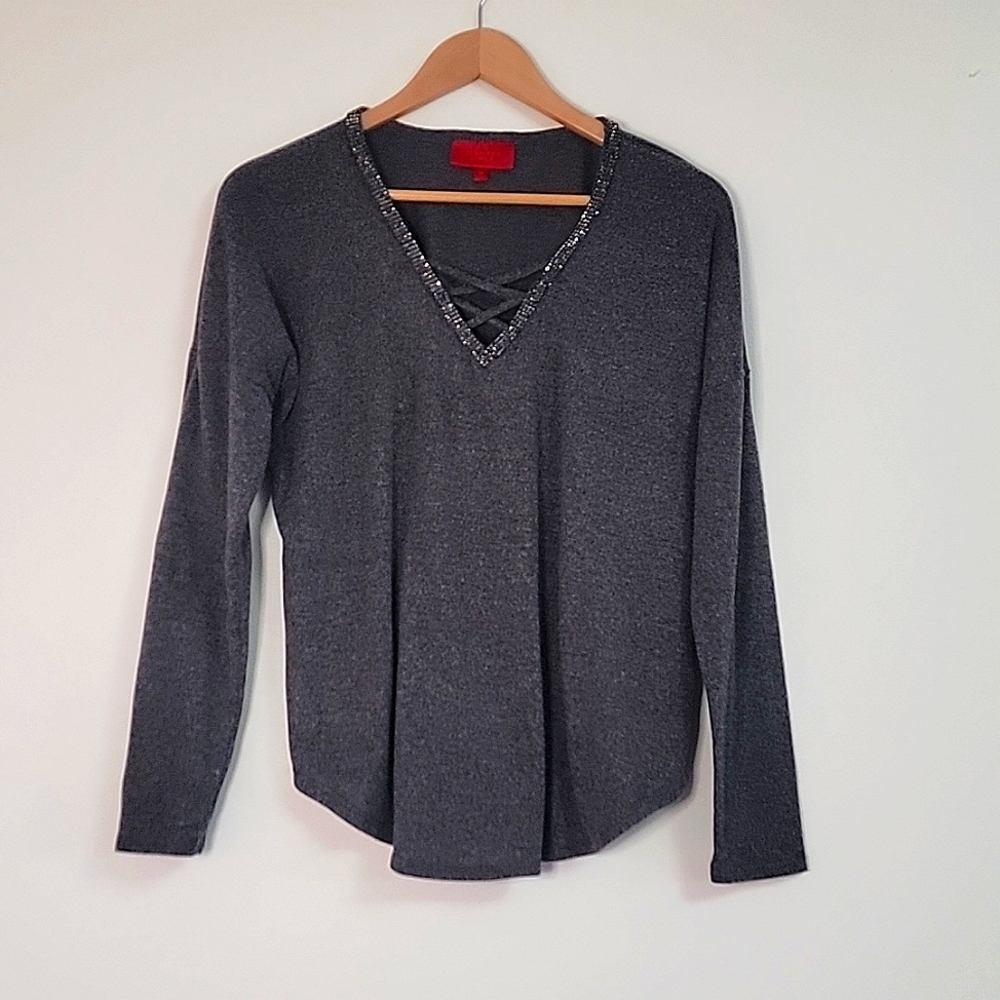 Jennifer alopecia Medoum Rhinestone VNeck